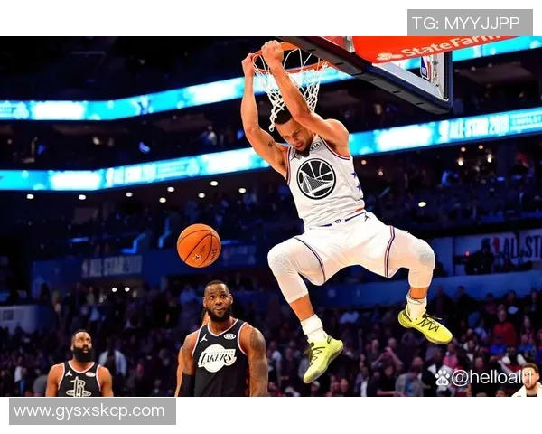 超级对决震撼上演库里巅峰对抗引爆全场成为最大焦点 超级对决震撼上演库里巅峰对抗引爆全场成为最大焦点